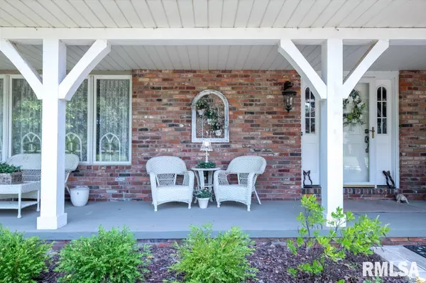 Peoria, IL 61615,1128 W BROOKFOREST DR