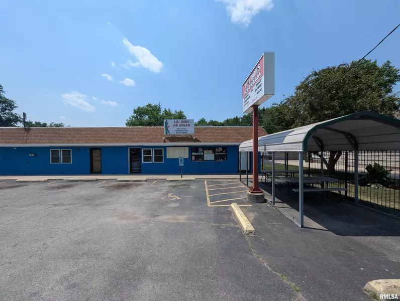 1221 LARAMIE ST, Peoria, IL 61605