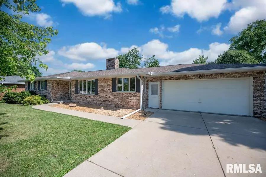 470 E HAZELWOOD ST, Morton, IL 61550