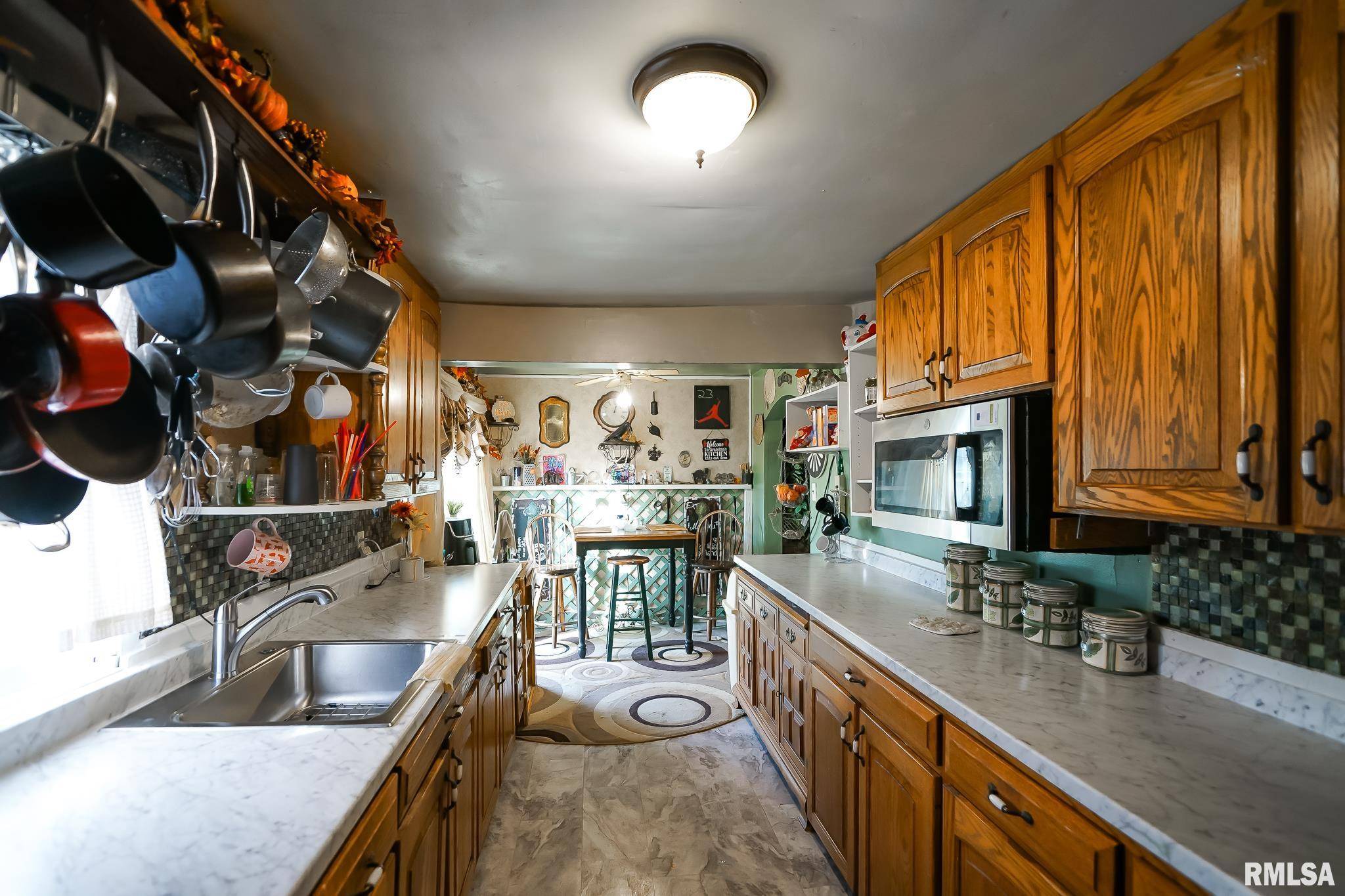 Creve Coeur, IL 61610,524 DEMPSEY ST