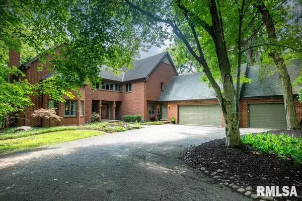 408 W RAVINWOODS RD, Peoria, IL 61615