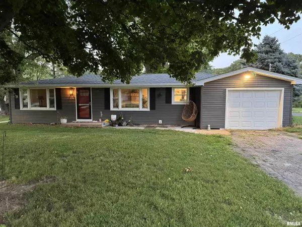 1516 HICKORY POINT RD, Metamora, IL 61548