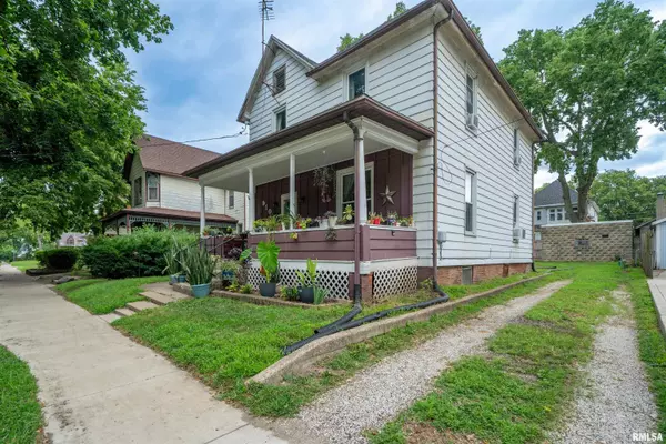 Pekin, IL 61554,910 S 5TH ST