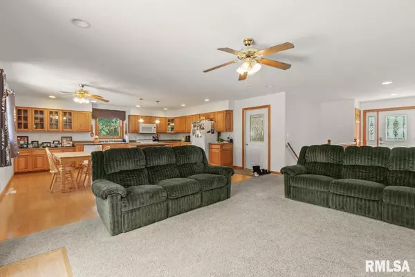 Hanna City, IL 61536,625 N PEKIN LN