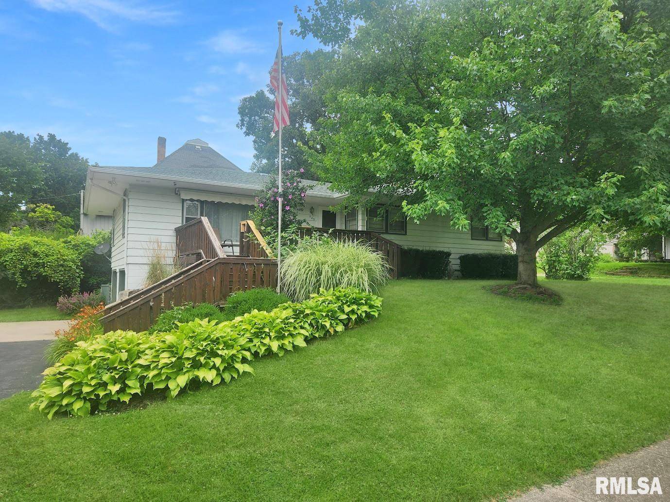 227 E JEFFERSON ST, Toulon, IL 61483