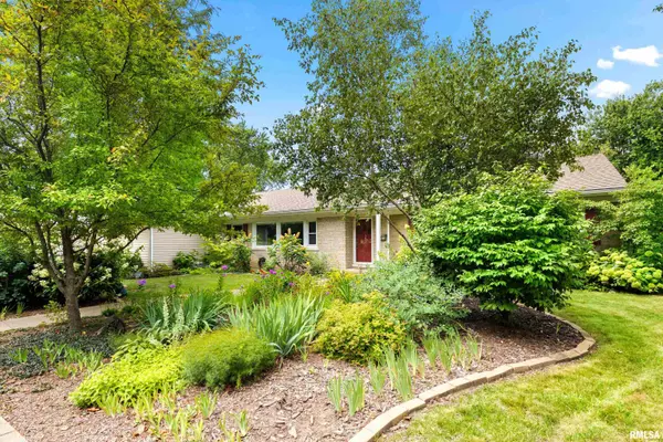 3213 N LINNHILL CT, Peoria, IL 61604