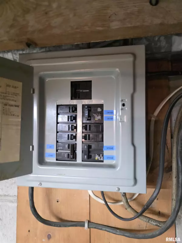 Avon, IL 61415,315 E WASHINGTON ST