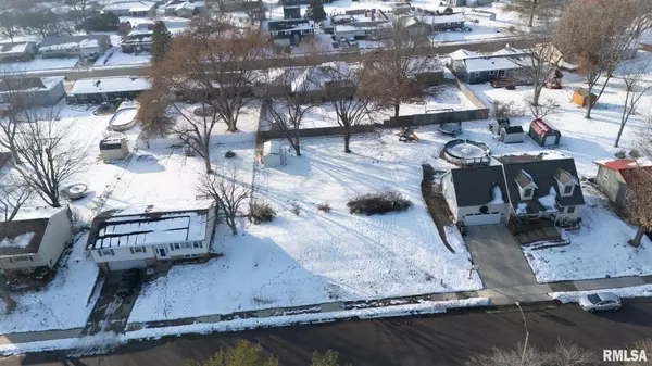 Pekin, IL 61554,225 MAPLE PARK DR