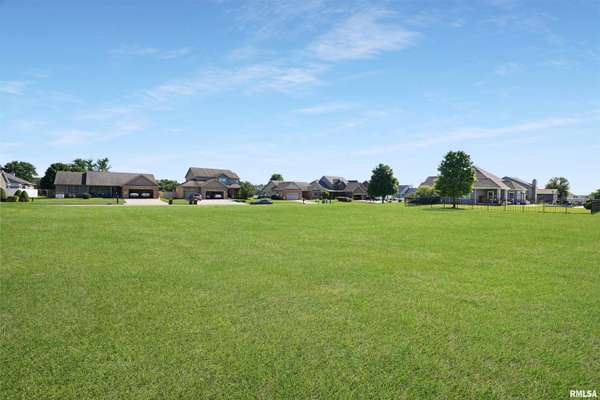 1705 W FIELDSTONE ST, Chillicothe, IL 61523