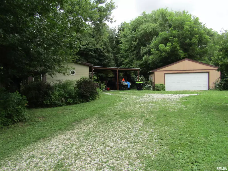 14585 N MILTON RD, Lewistown, IL 61542