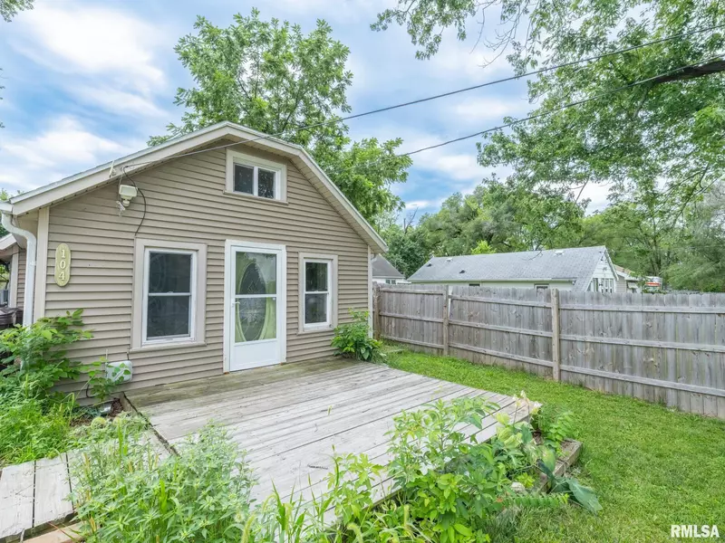 104 OAKLAWN TER, Creve Coeur, IL 61610