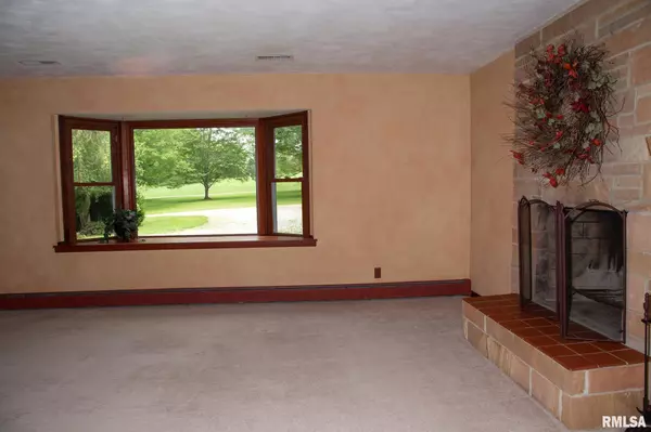 Macomb, IL 61455,11 MARTY LN