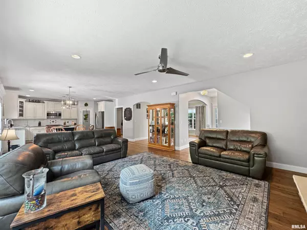 Edwards, IL 61528,6315 W Clairemont CT