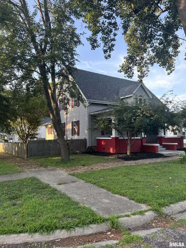 Farmington, IL 61531,121 E COURT ST