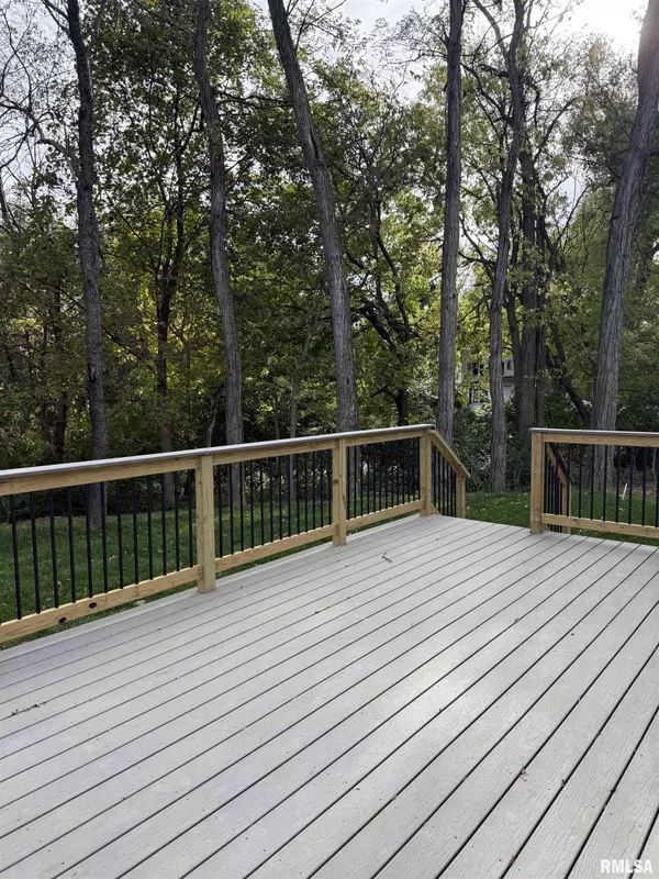 Peoria, IL 61614,2716 W Woods Edge DR