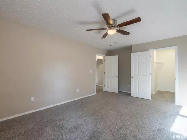 Delavan, IL 61734,7711 LINDEN LN