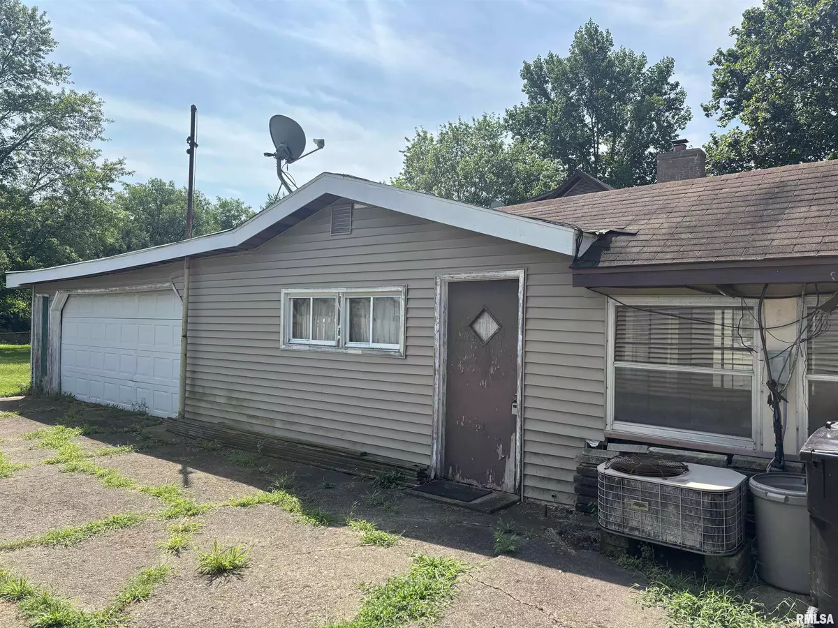 East Peoria, IL 61611,2217 SPRINGFIELD RD