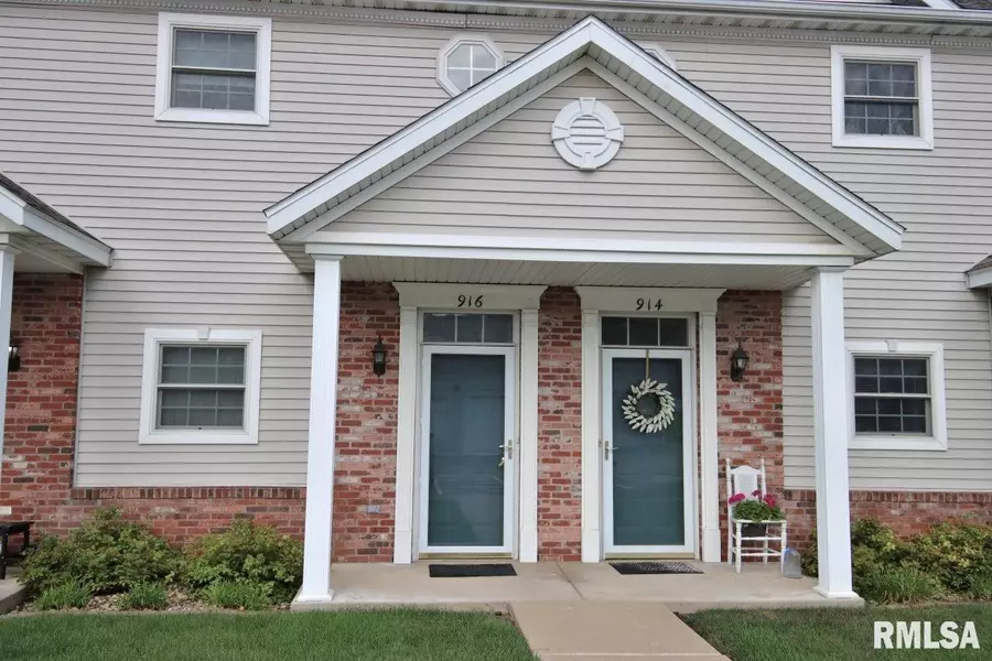 916 W TRAILCREEK DR #916, Peoria, IL 61614