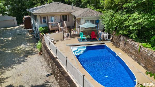 271 E HICKORY ST, East Peoria, IL 61611