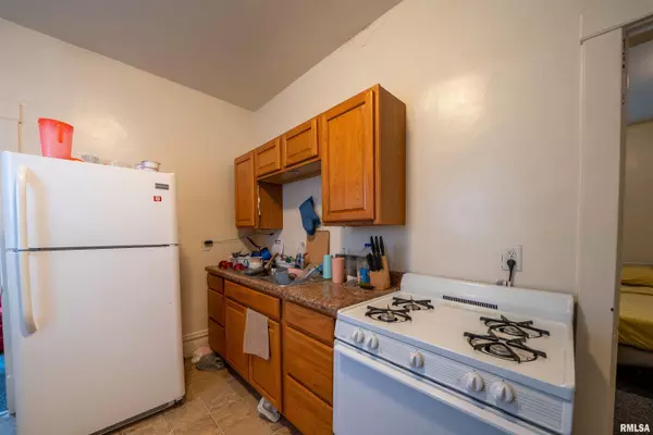 Peoria, IL 61606,700,706-718 N UNDERHILL ST