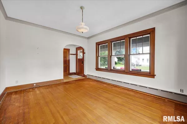 Morton, IL 61550,124 N 4TH AVE