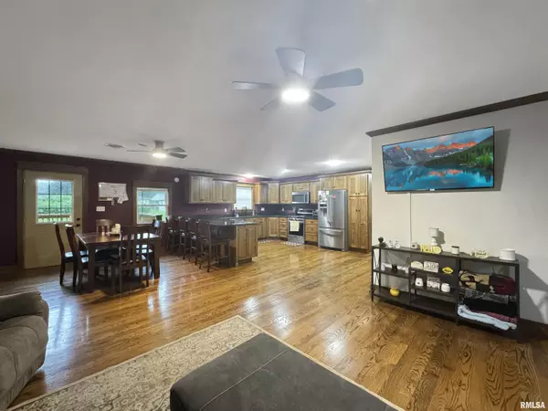 Canton, IL 61520,24948 E BARKER DR