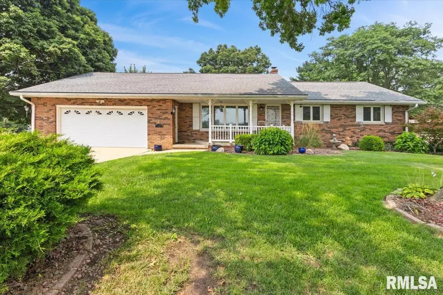 107 OAKLAND AVE, Washington, IL 61571