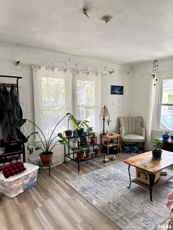 Peoria, IL 61604,2119 N BROADWAY ST