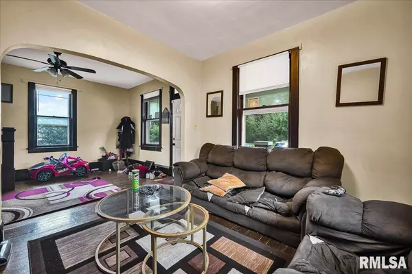 Peoria, IL 61605,2723 W HAYES ST