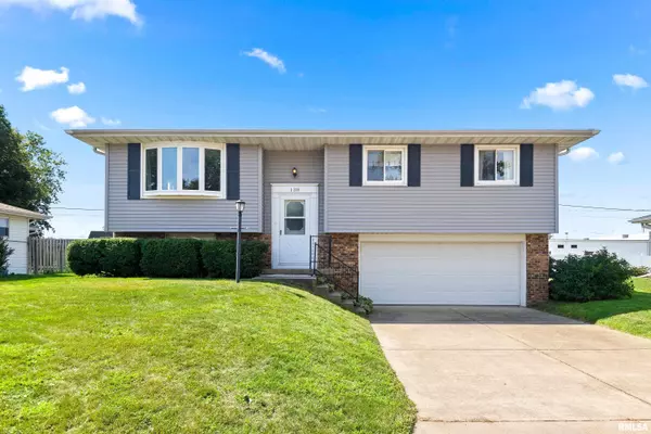 138 E OAKWOOD ST, Morton, IL 61550