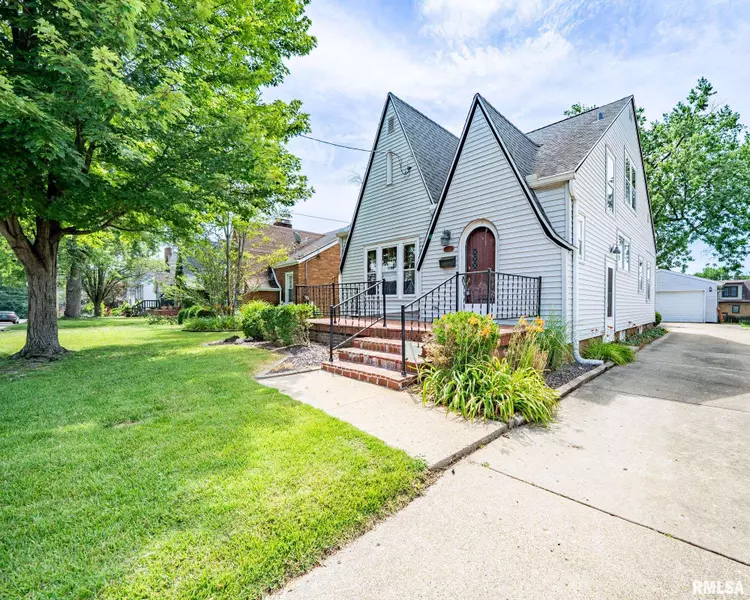 418 W LAWNDALE AVE, Peoria, IL 61604