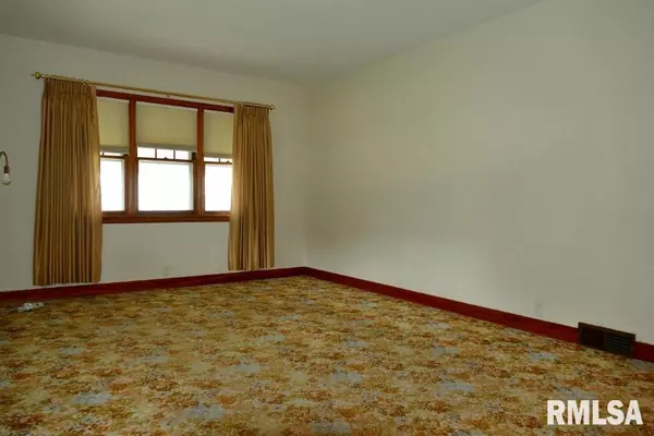 East Peoria, IL 61611,615 MEADOW AVE