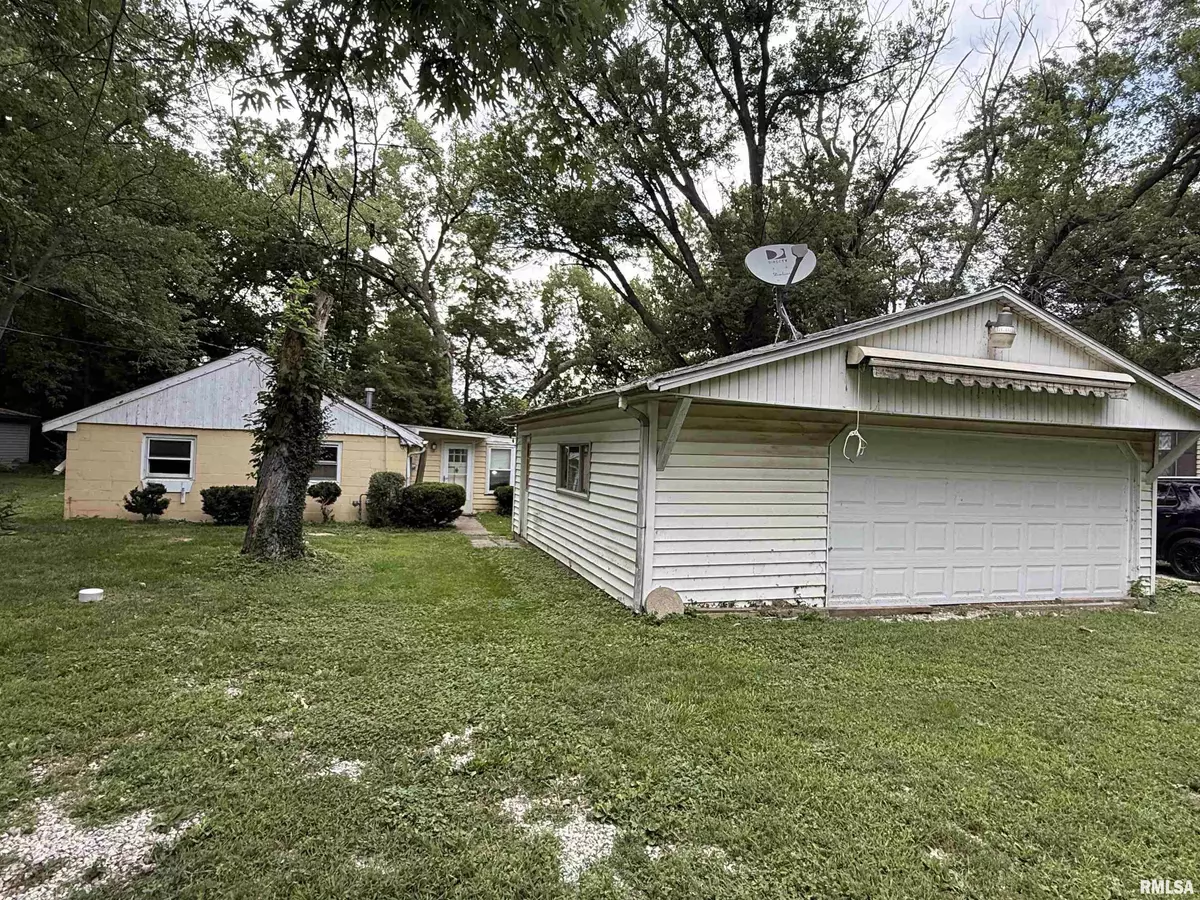 Peoria, IL 61605,853 S KIM MOOR AVE