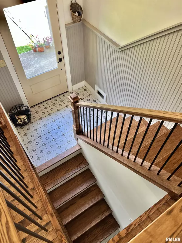 Eureka, IL 61530,402 E PEARSON ST