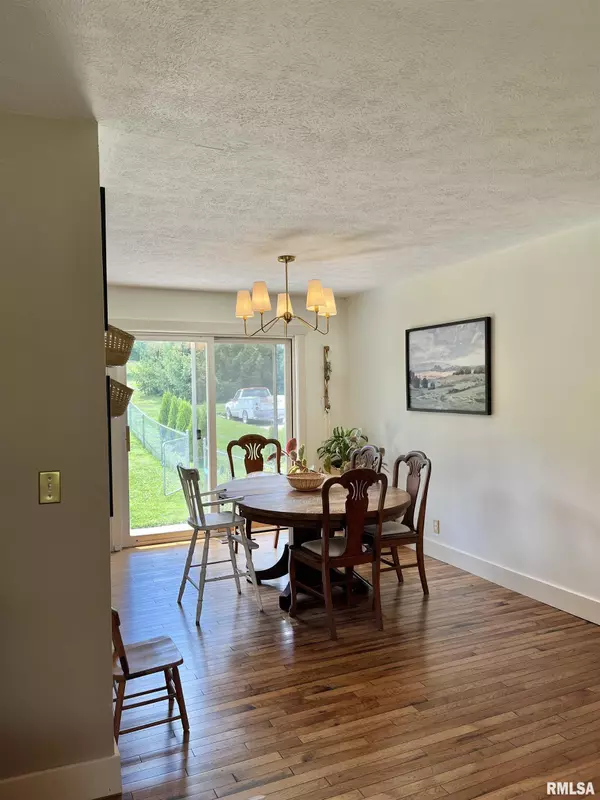 Eureka, IL 61530,402 E PEARSON ST