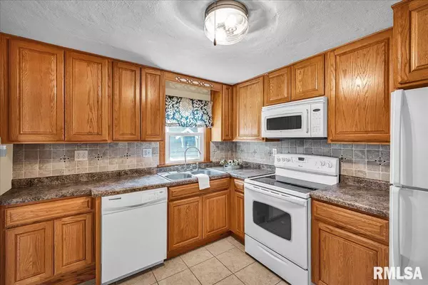 Morton, IL 61550,210 W WAGLER ST