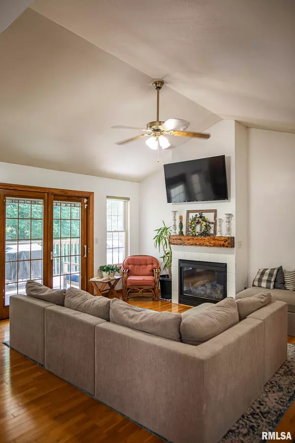 Peoria, IL 61604,1118 N COUNTRY LN