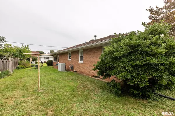 Pekin, IL 61554,1101 EARL ST