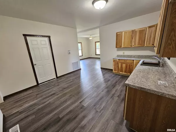 Colchester, IL 62326,718 N COAL ST