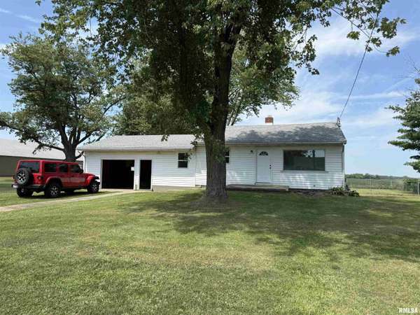 18213 W FARMINGTON RD, Trivoli, IL 61569