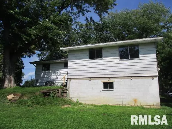 Lewistown, IL 61542,1026 N MAIN ST