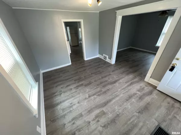 Peoria, IL 61605,1912 W ANN ST