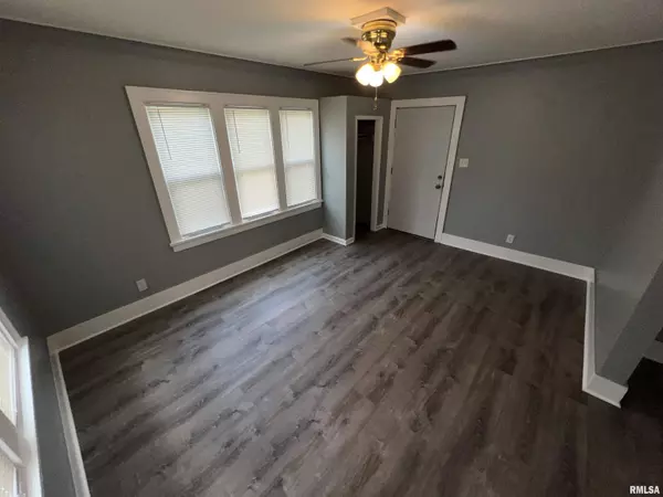 Peoria, IL 61604,2309 N FLORA AVE