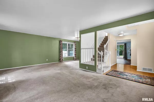 Peoria, IL 61615,1117 W DEERBROOK DR