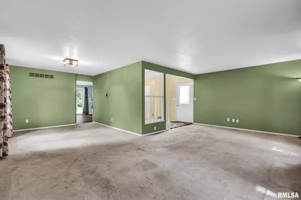 Peoria, IL 61615,1117 W DEERBROOK DR