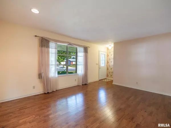 Pekin, IL 61554,2107 SIERRA DR