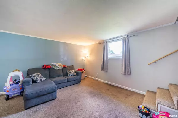 Pekin, IL 61554,1107 EISENHOWER DR