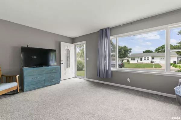 East Peoria, IL 61611,114 RAYNOR ST