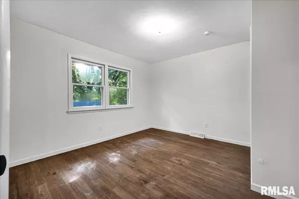 Creve Coeur, IL 61610,548 HILLCREST TER