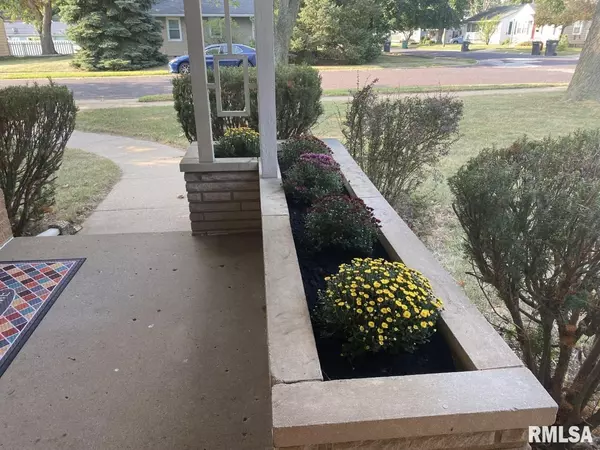 Pekin, IL 61554,1411 ANNA RD